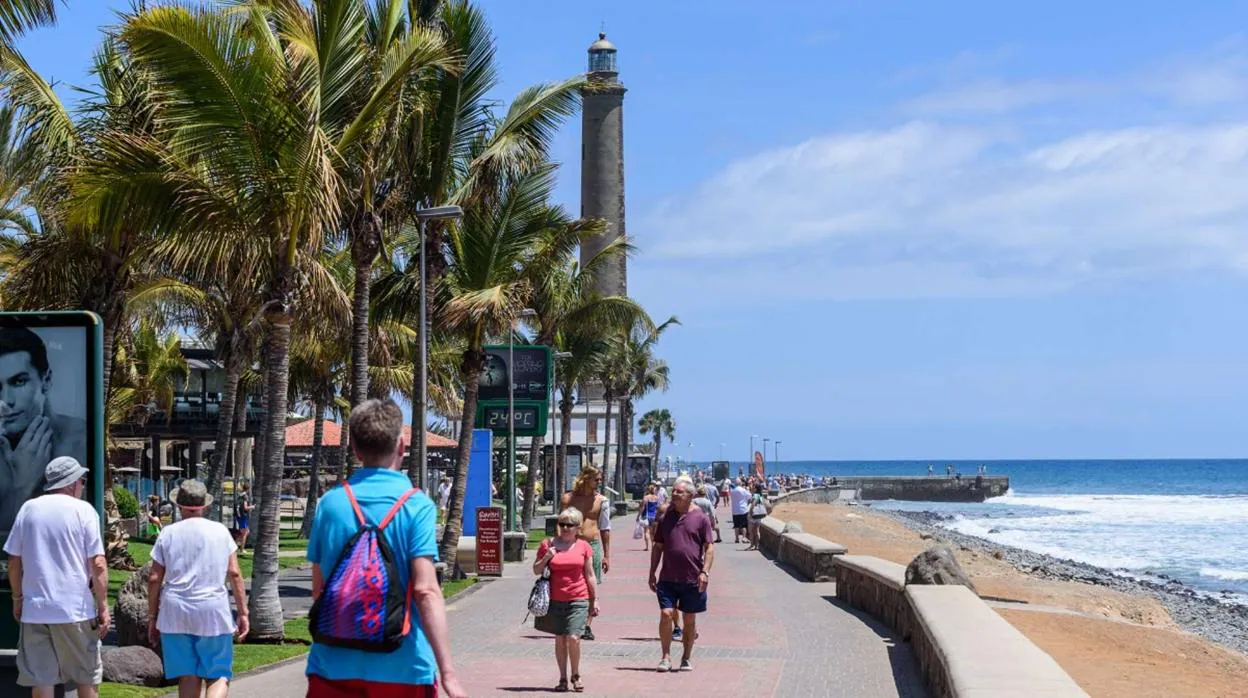El turismo internacional cae un 2,1% en Canarias en noviembre