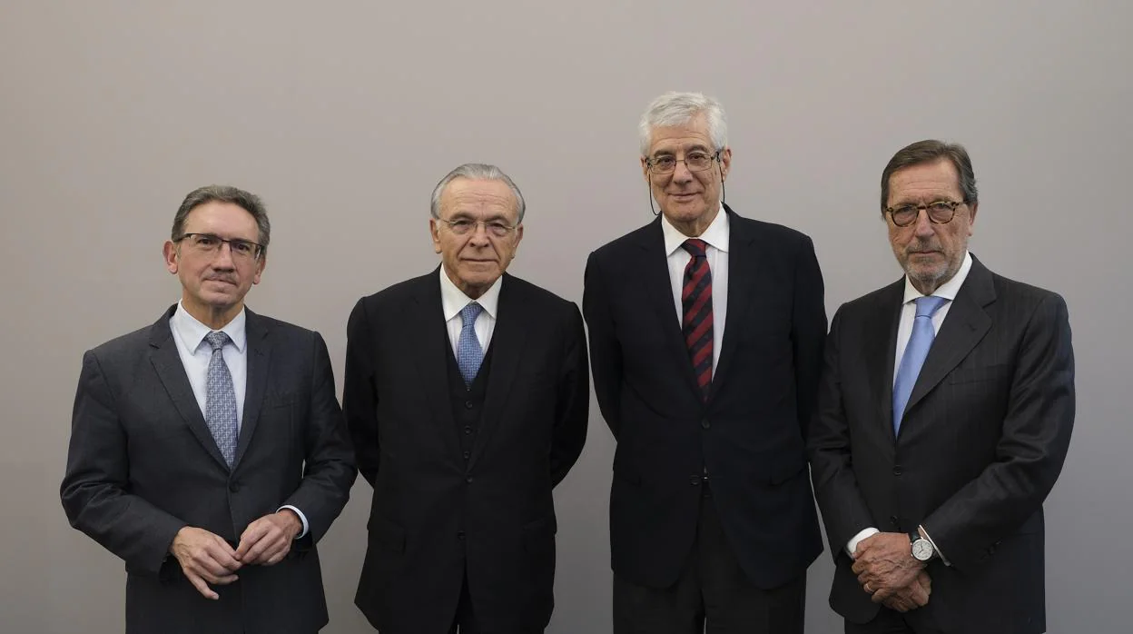 De izq. a der:: Giró, Fainé, López Burniol y Vila