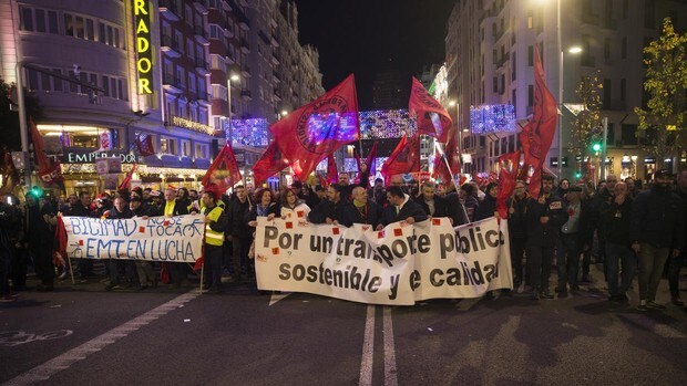 El fin de la huelga de la EMT reabre el diálogo de Almeida con los sindicatos