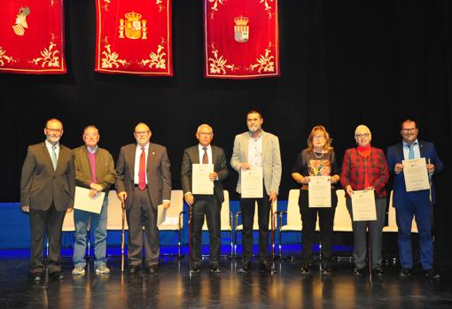 Los ocho alcaldes representados durante la velada