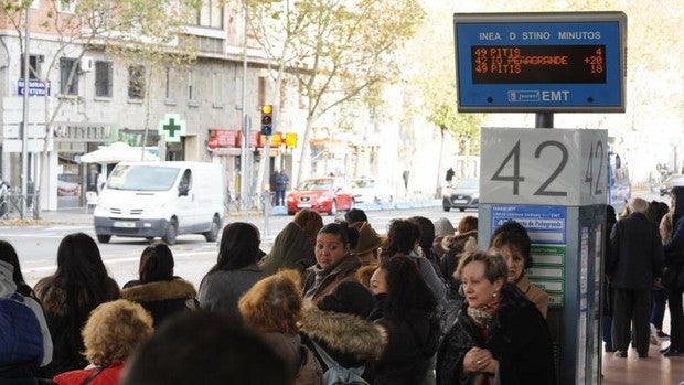 Carabante llama al comité de empresa de la EMT para retomar las negociaciones tras suspenderse las huelgas