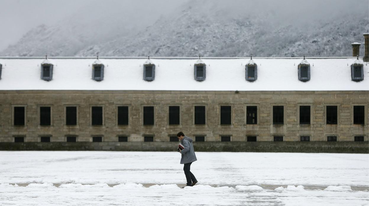 Imagen de archivo del temporal de nieve y viento en Madrid