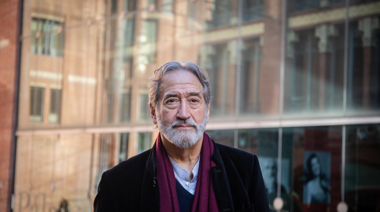 Jordi Savall, fotografiado frente al Palau de la Música