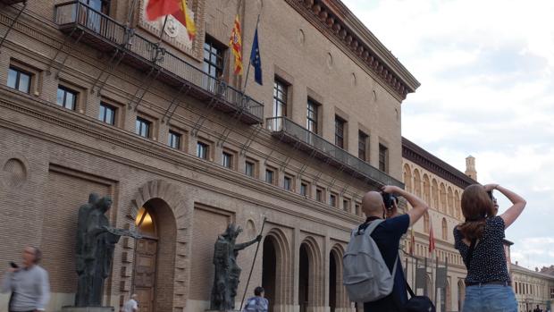 Oposiciones en Zaragoza: el Ayuntamiento convocará 176 plazas de todas las escalas