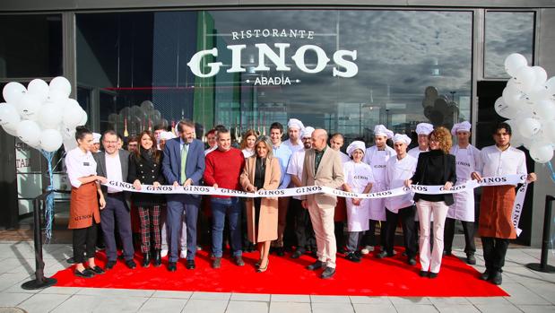 Se inaugura el Ginos del centro comercial «Abadía»