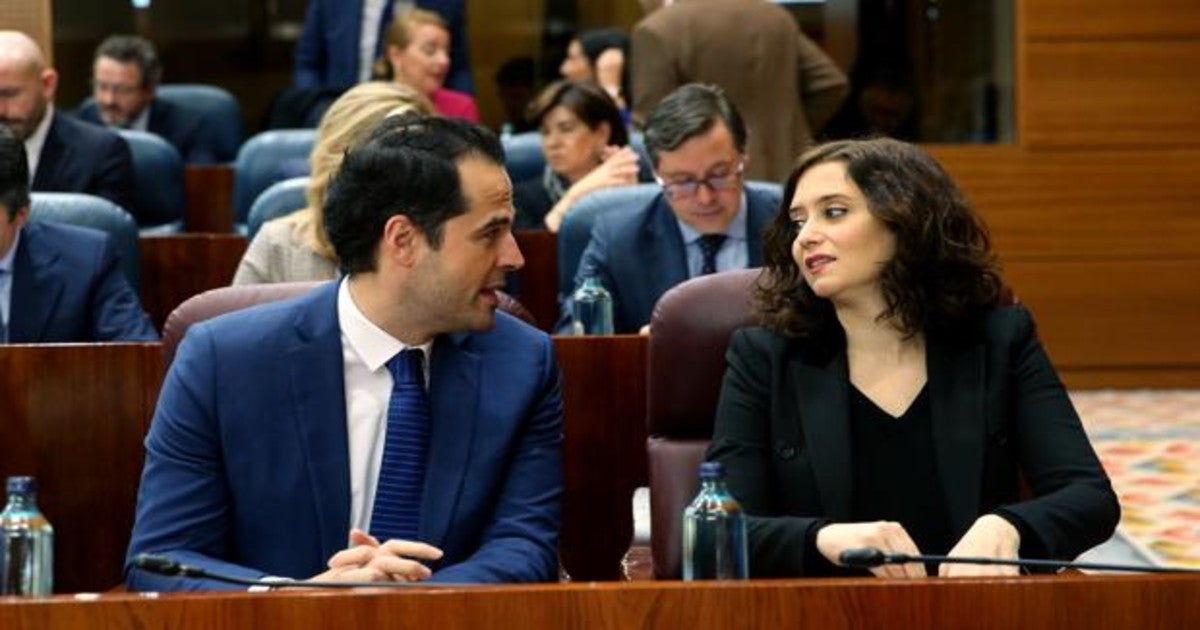 La presidenta Díaz Ayuso y el vicepresidente Ignacio Aguado, en el pleno de la Asamblea