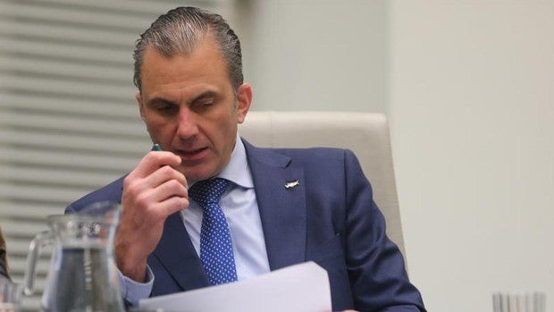 Vox desconfía del PP y le exige un calendario para cumplir su condición de acabar con los «chiringuitos»