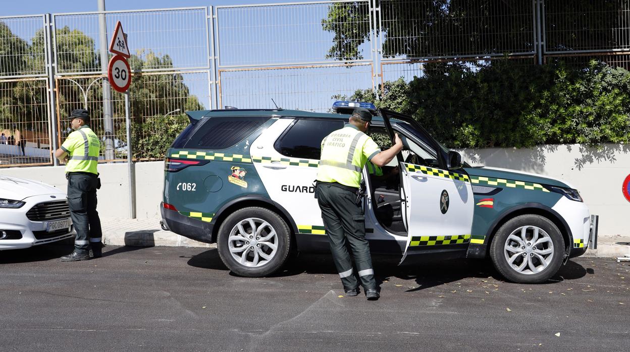 Imagen de archivo de una dotación de la Guardia Civil