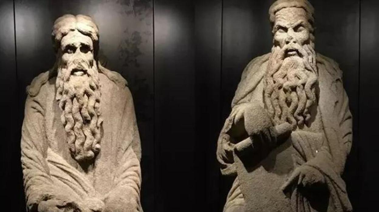 Estatuas de Abraham e Isaac, obra del Maestro Mateo