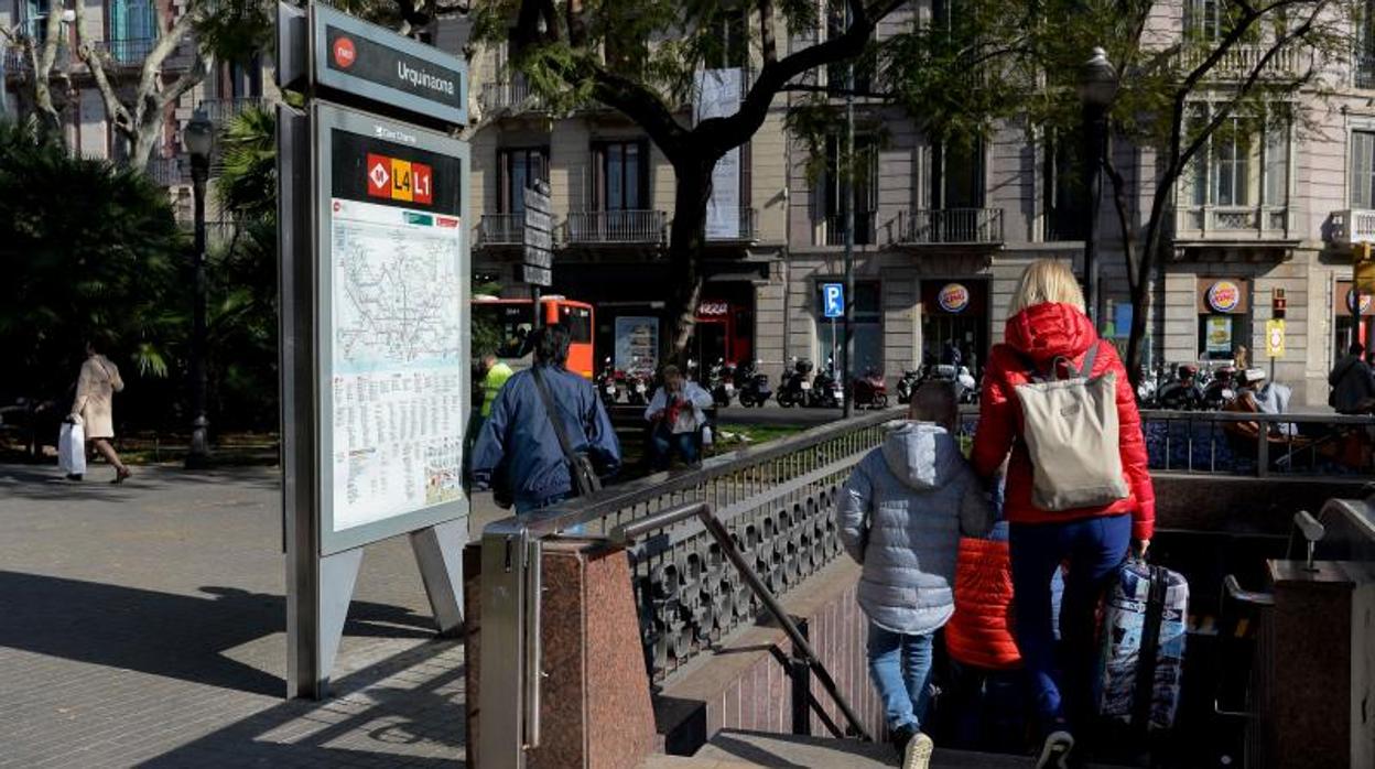 Usuarios, accediendo al Metro