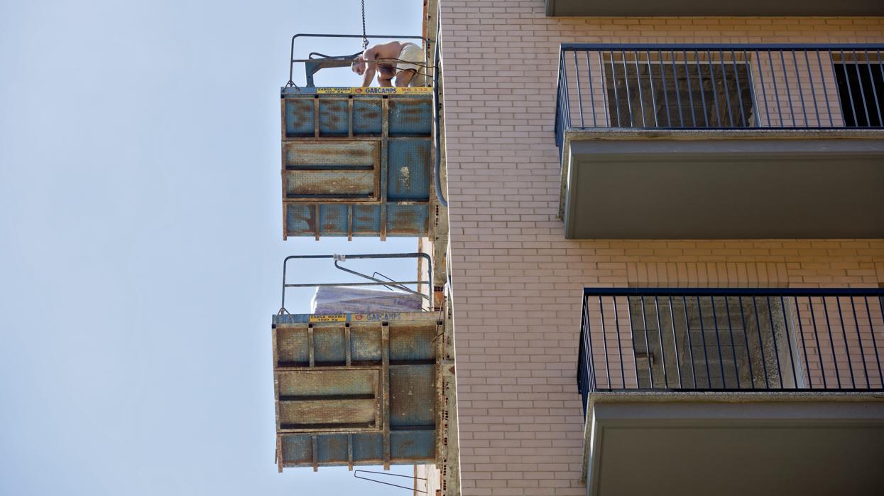 Imagen de unas obras en un edificio de Valencia