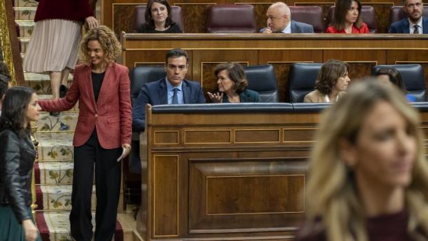 Álvarez de Toledo critica a Sánchez por la fecha del pleno: «Es una investidura contra los cuatro Reyes»