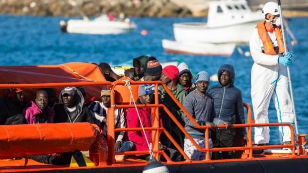 Canarias solicita al Ministerio de Interior más medidas para frenar la inmigración irregular en las islas