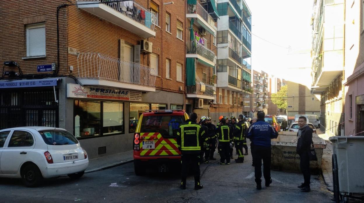 Bomberos y Policía Municipal desplazados al inmueble