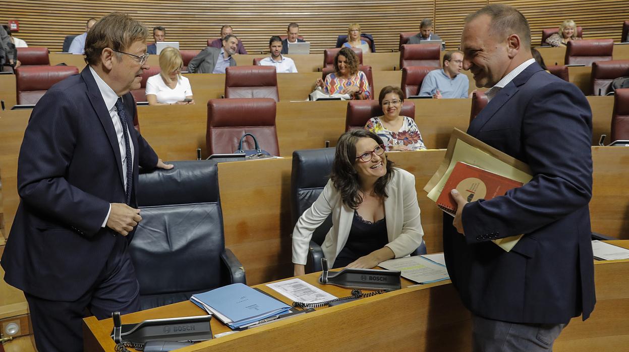 Ximo Puig, Mónica Oltra y Rubén Martínez Dalmau, en las Cortes Valencianas