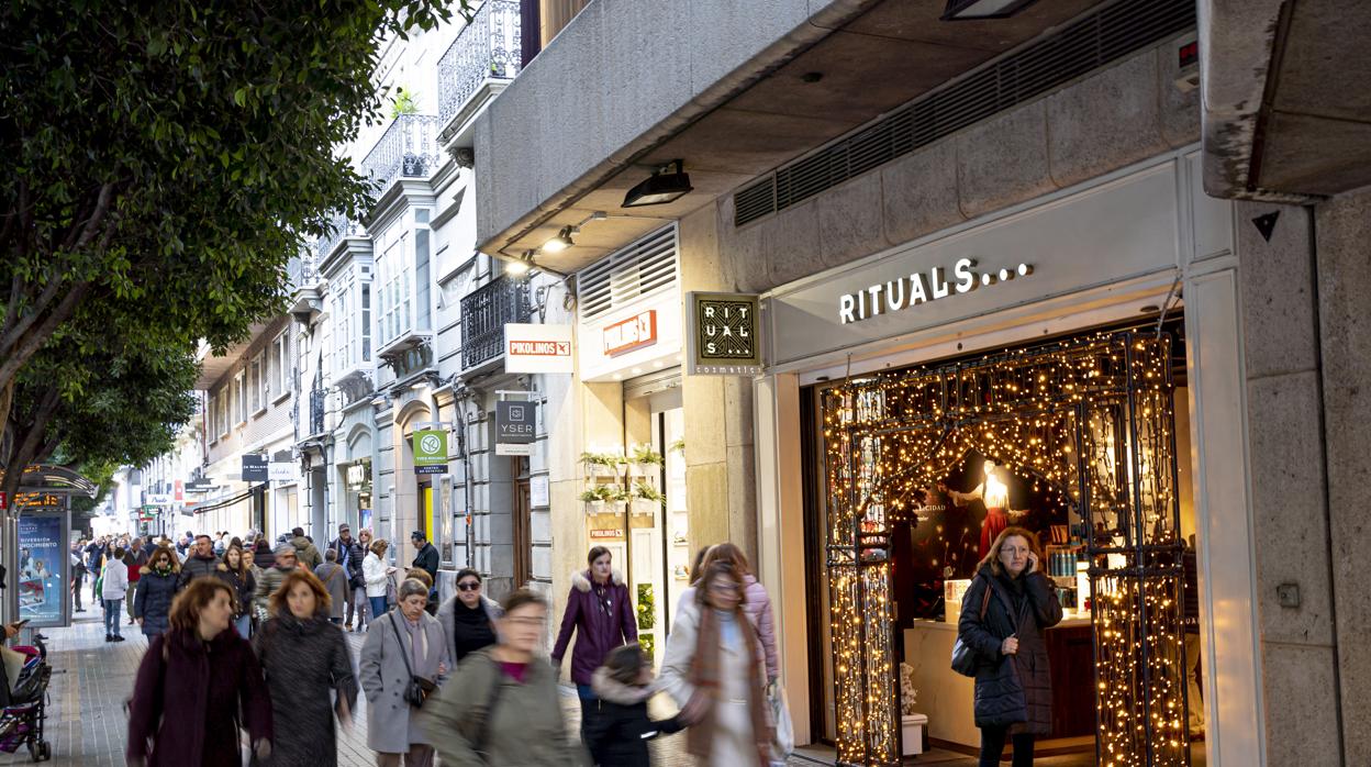 Imagen de unos comercios captada en el centro de Valencia