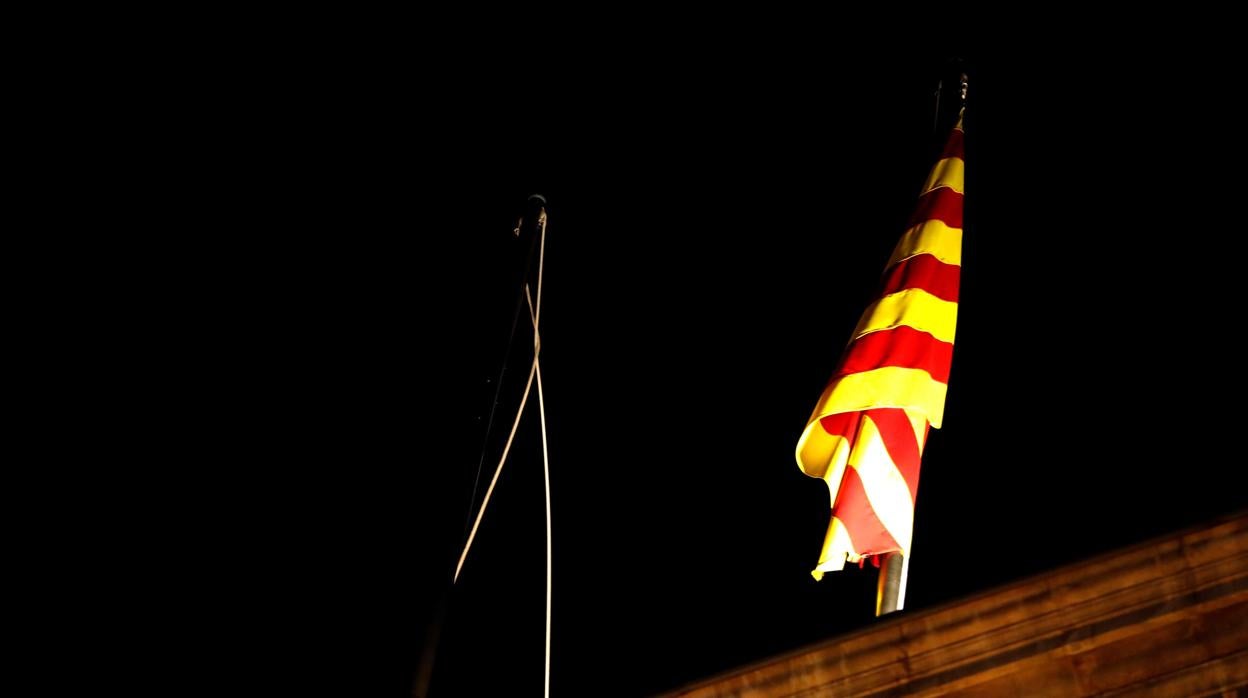 Clotet tuvo la idea de arriar la bandera española del Palau de la Generalitat