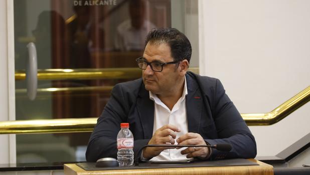 Un alcalde socialista critica a Marimar Blanco por «vivir de la desgracia de su hermano», que mató ETA