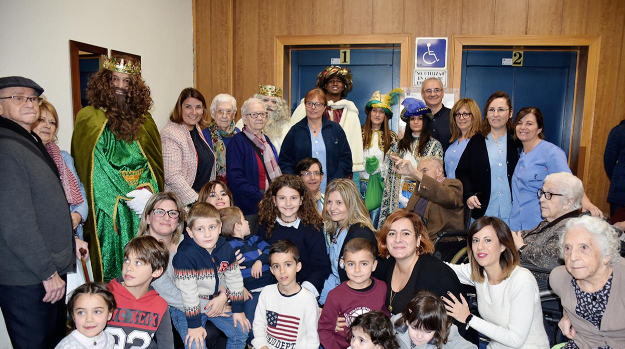 Los Reyes Magos, con los niños enfermos y los mayores de Talavera