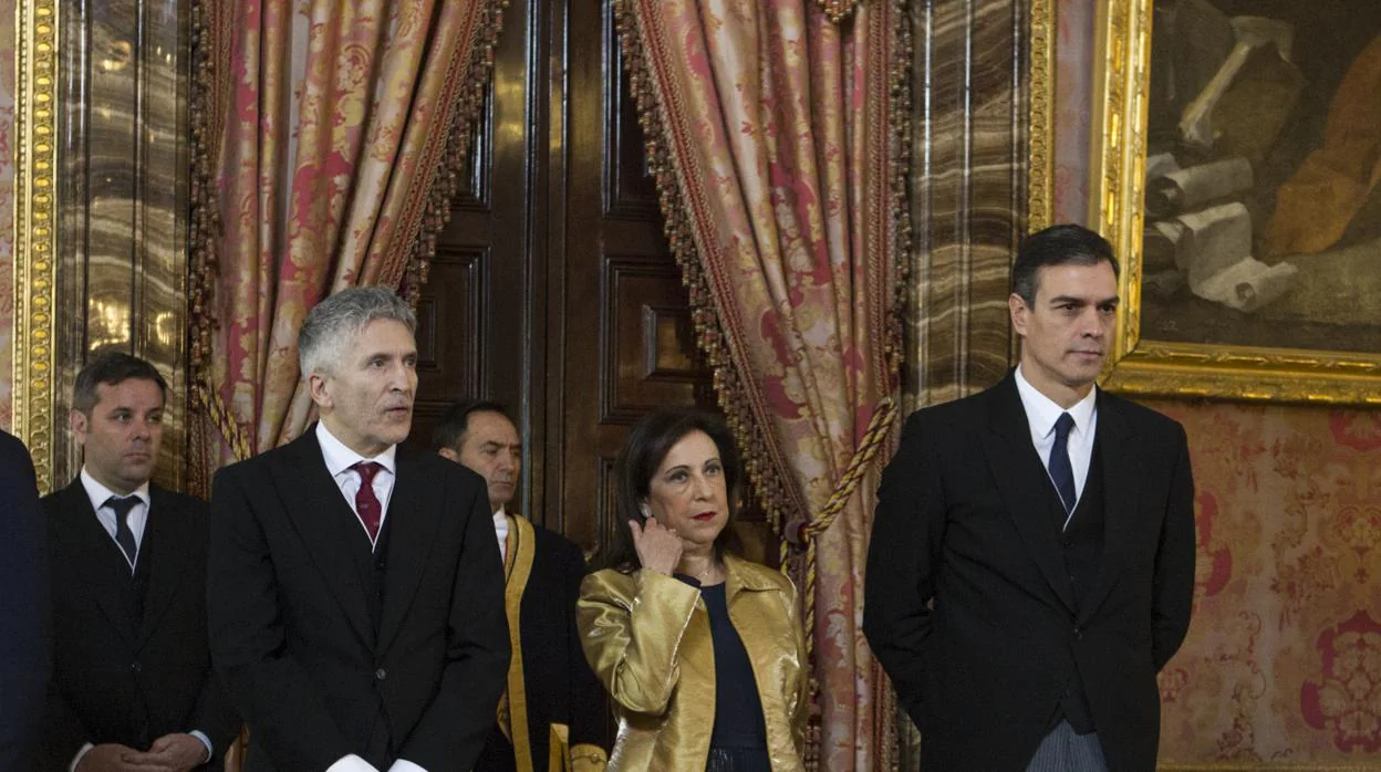 Sánchez, junto a sus ministros Robles y Grande-Marlaska, ayer en la Pascua Militar