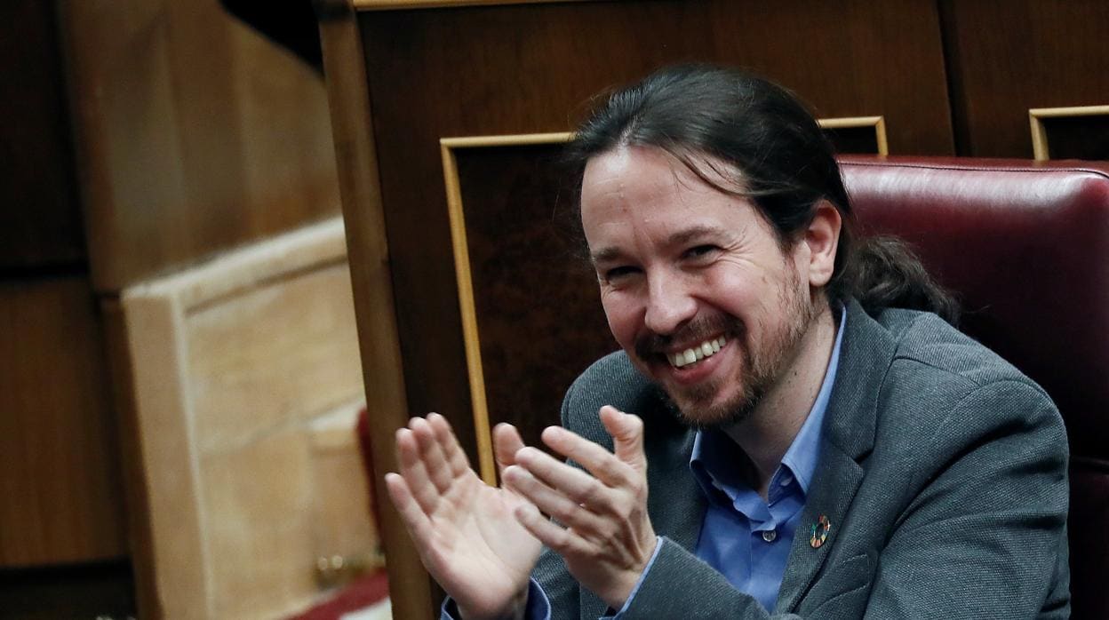 El líder de Unidas Podemos, Pablo Iglesias, este martes en el Congreso donde se celebra la segunda y definitiva votación para investir presidente del Gobierno al candidato socialista, Pedro Sánchez.