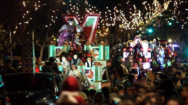 Encuentran el anillo de pedida que perdió una mujer en la cabalgata de Reyes de Toledo