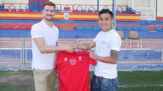 Un futbolista chino en el Villarrobledo