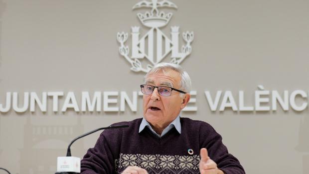 Ribó, sobre la propuesta de Colau: «No me atrevería a decir que no haya avión de Valencia a Madrid»