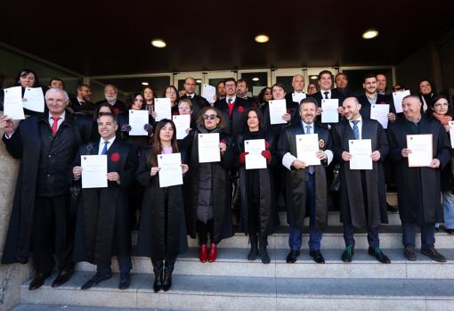 Protesta de los abogados toledanos a las puertas del Palacio de Justicia