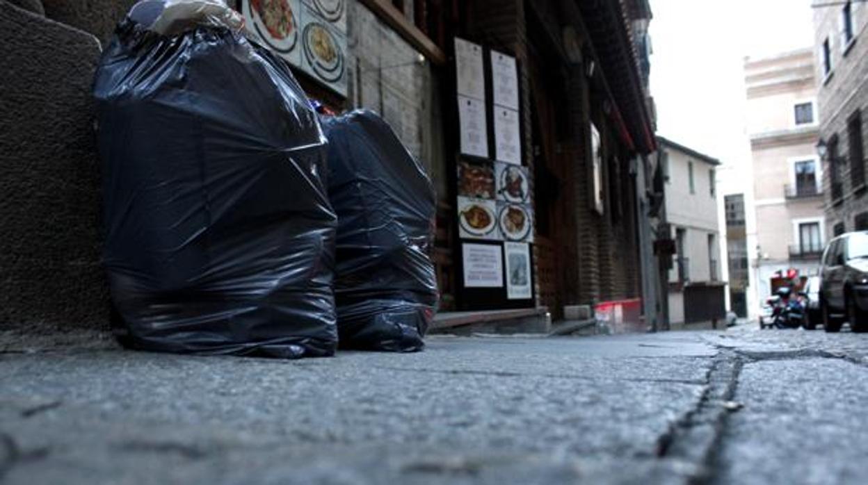 Bolsas de basura en el Casco Histórico