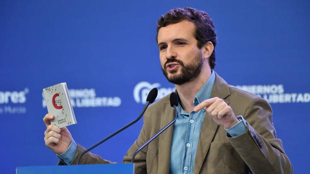 Casado reitera: «Mis hijos son míos y no va a venir un burócrata, un socialista o un comunista a decirme como educarlos»