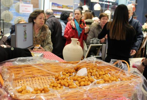 Roscutreta, dulce típico de carnaval en Villafranca de los Caballeros