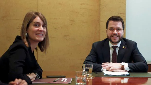 Comunes, ERC y JpC ensayan un futuro pacto en la Generalitat