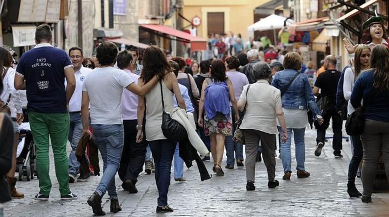 Turistas por las calles de Toledo