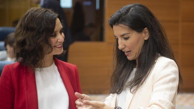 Ayuso rechaza el «pin parental» y carga contra Celaá: «Genera un debate estéril e inexistente»