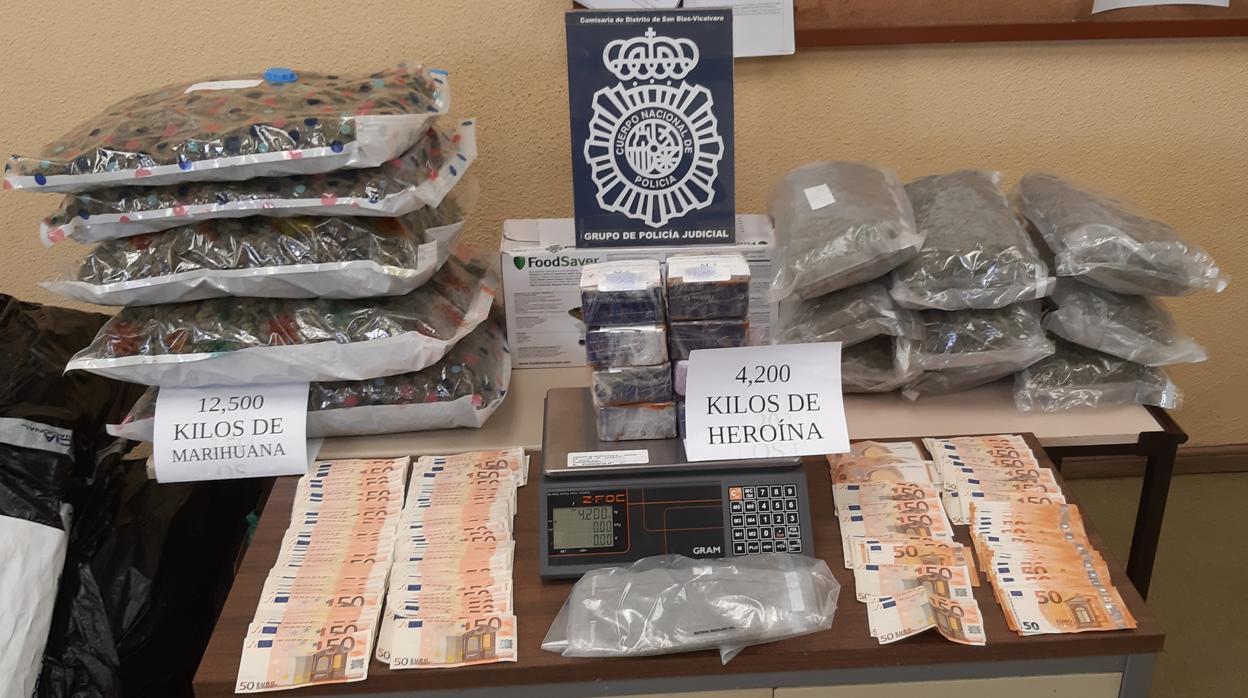 Material intervenido por agentes de la Policía Nacional