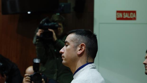 El juez del «crimen de los tirantes» decide mantener en prisión a Rodrigo Lanza