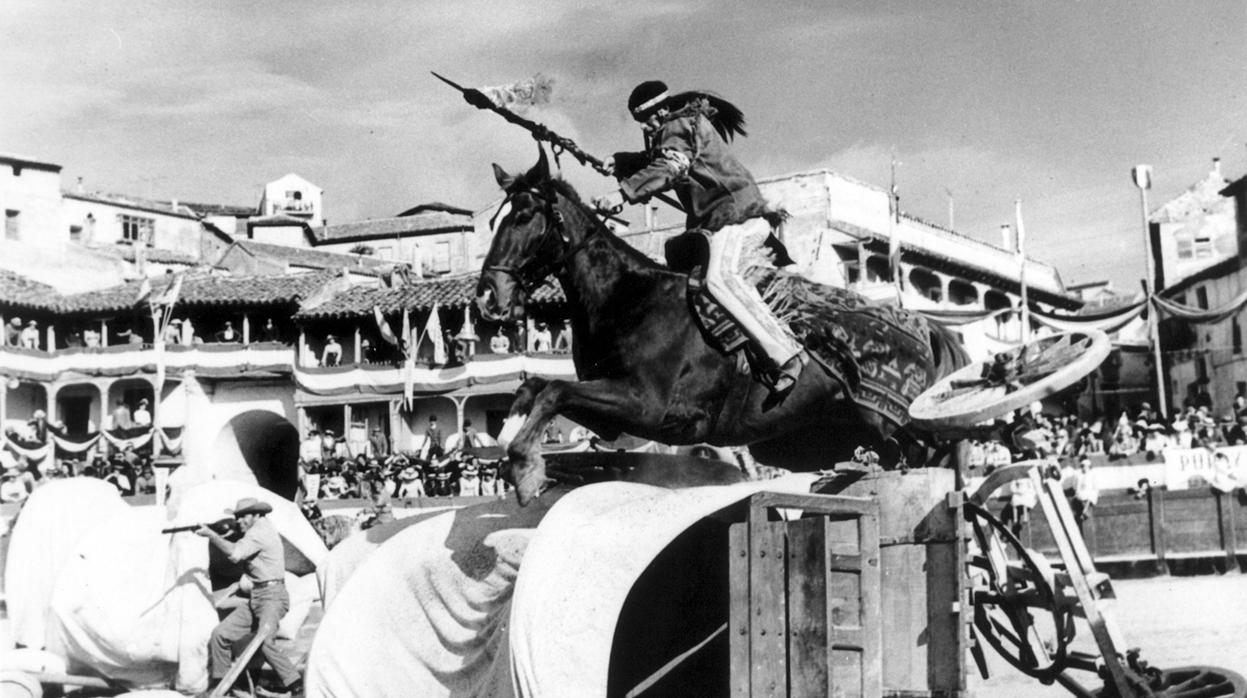 Escena grabada en la plaza de Chinchón para «El fabuloso mundo del circo» (1964)