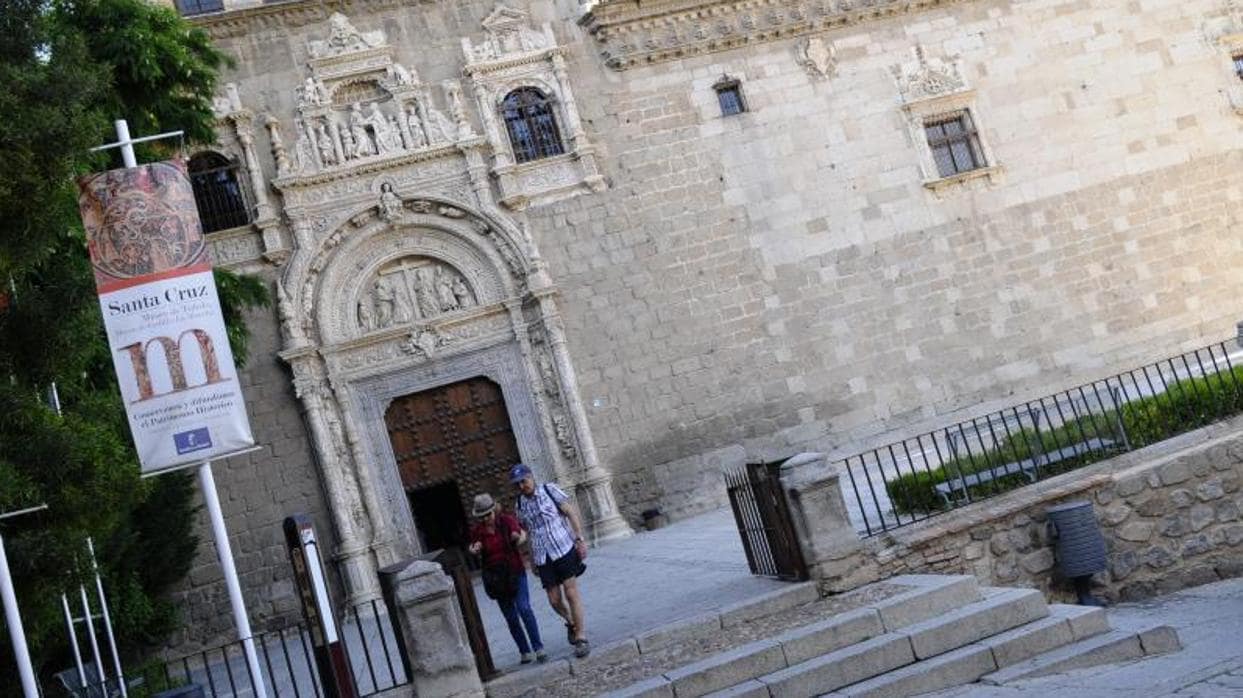 Fachada del Museo de Santa Cruz de Toledo, donde se inaugurará la exposición el 7 de abril