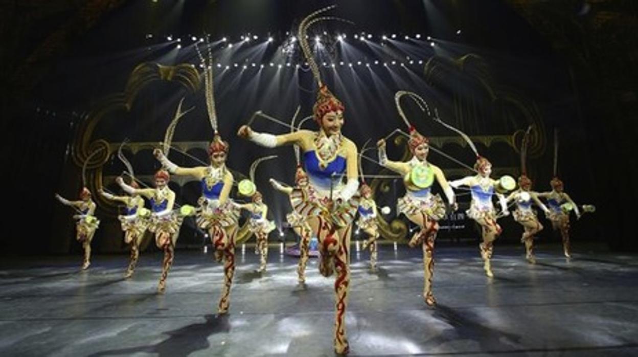 El Gran Circo Acrobático Chino durante una de sus actuaciones