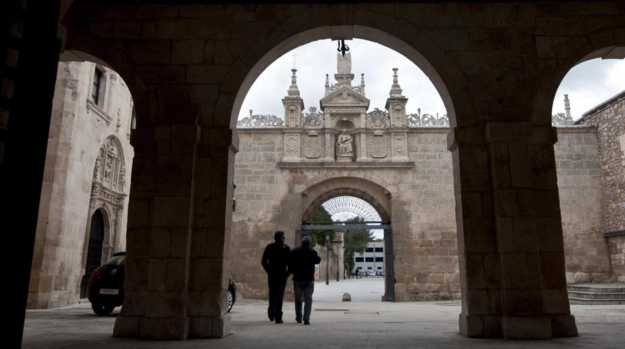 Antiguo Hospital del Rey, sede de la Facultad de Derecho y el rectorado de la Universidad de Burgos