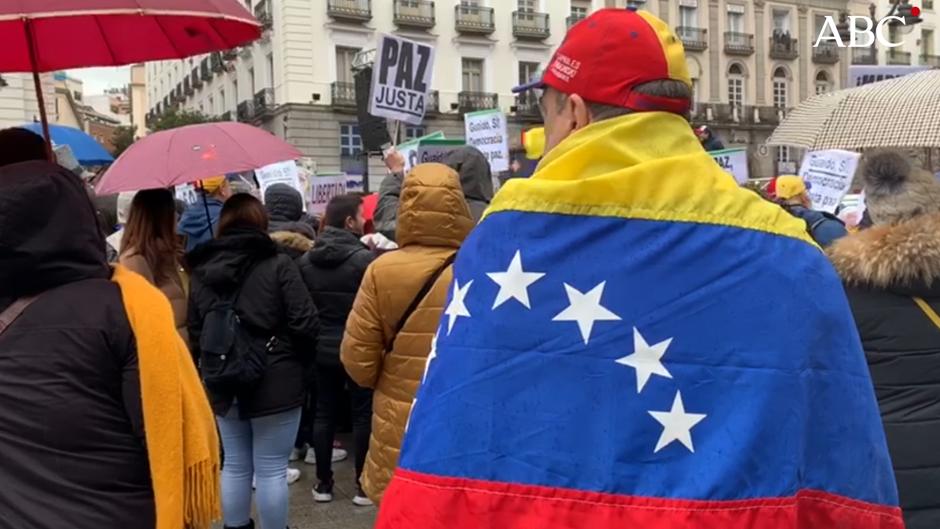 La Puerta del Sol, epicentro de la manifestación a favor de la democracia en Venezuela: «Queremos libertad»