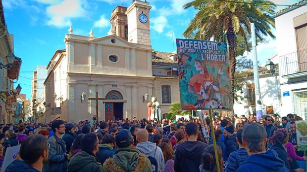 Vecinos, entidades y comercios de Benimaclet reclaman en la calle frenar el PAI