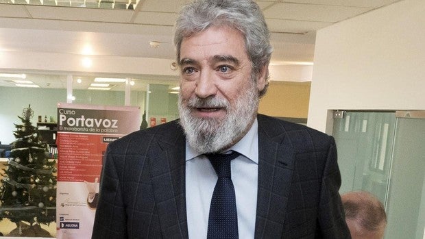 Miguel Ángel Rodríguez, un «guardaespaldas» para Ayuso