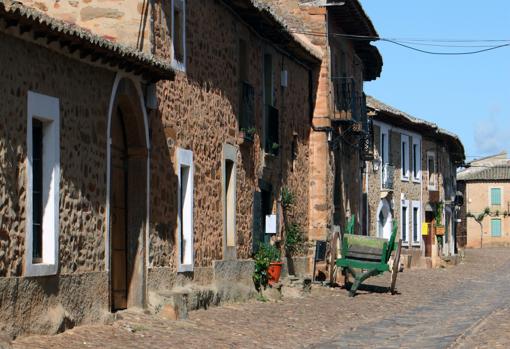 Estos son los nuevos pueblos de Castilla y León más bonitos de España y sus principales atractivos