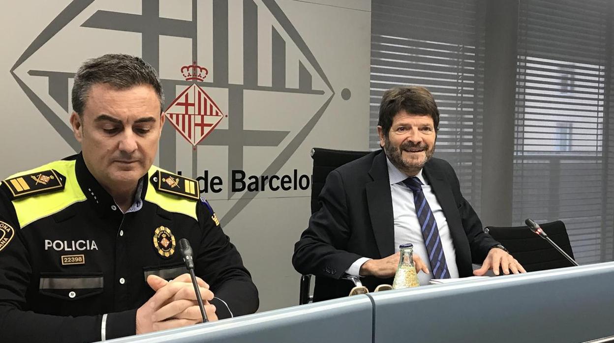 El intendente de la Guardia Urbana Pedro Velázquez y el teniente de alcalde de Seguridad, Albert Batlle