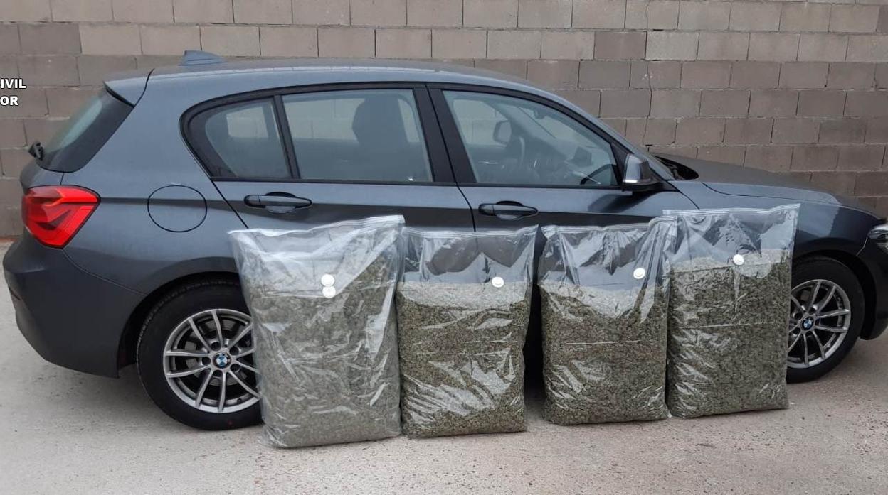 La marihuana, envasada en cuatro sacos