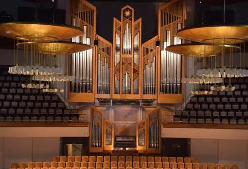 Órgano construido por Gerhard Grenzing, que cuenta con 5.700 tubos