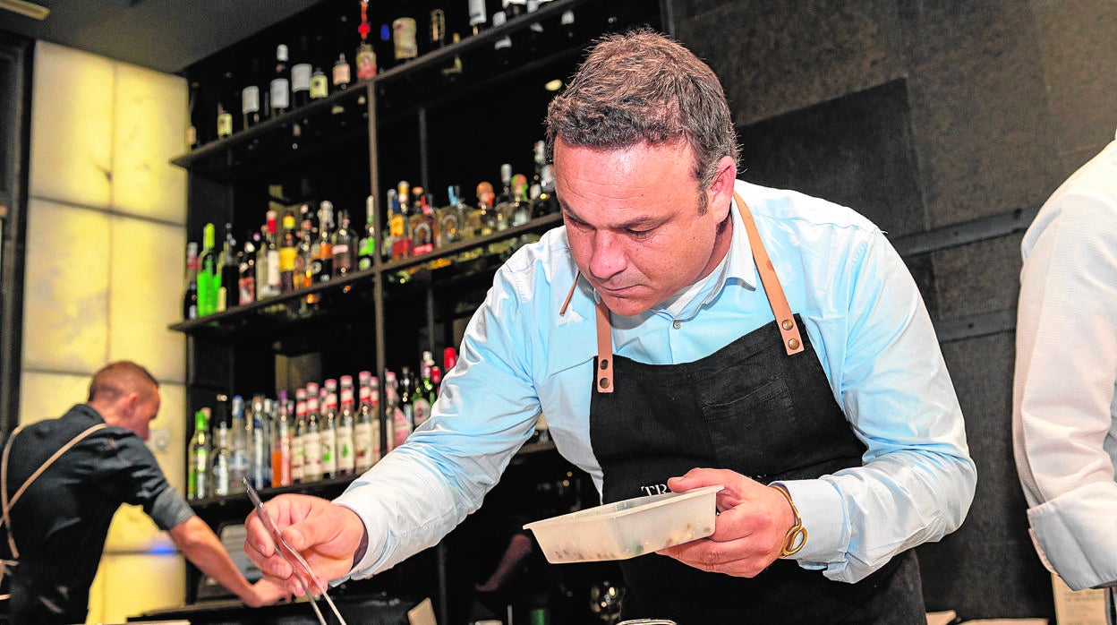 Ángel León en su restaurante Glass Mar de Madrid