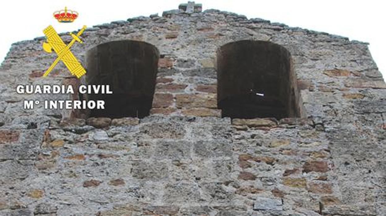 Campanario del que fueron robadas en la iglesia de la pequeña pedanía de Hozalbejas-Rucandio